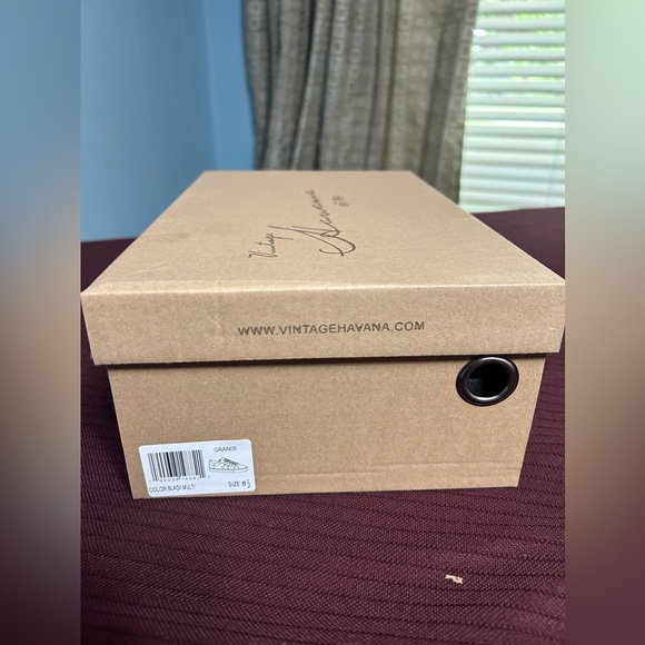 Vintage Havana Sneakers - Picture 10 of 11